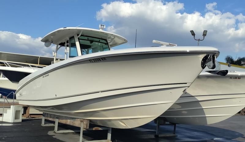 2017 Boston Whaler 350 Outrage