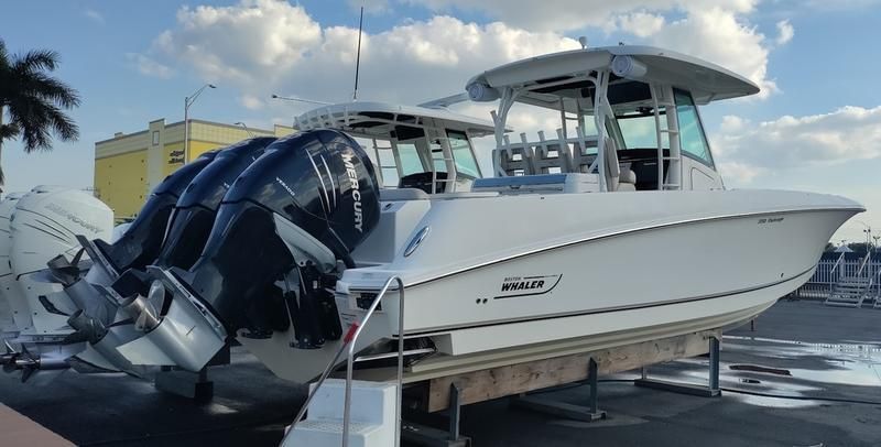 2017 Boston Whaler 350 Outrage