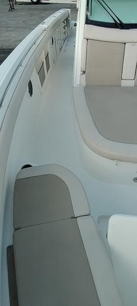 2017 Boston Whaler 350 Outrage