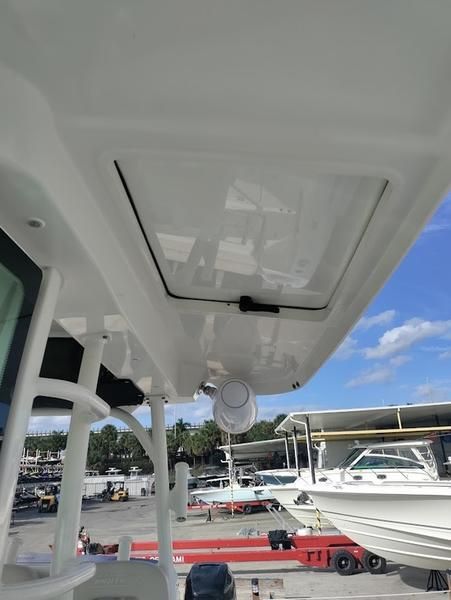 2017 Boston Whaler 350 Outrage