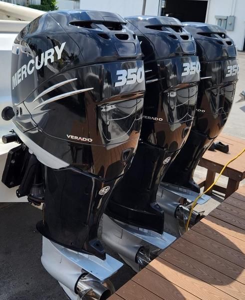 2017 Boston Whaler 350 Outrage