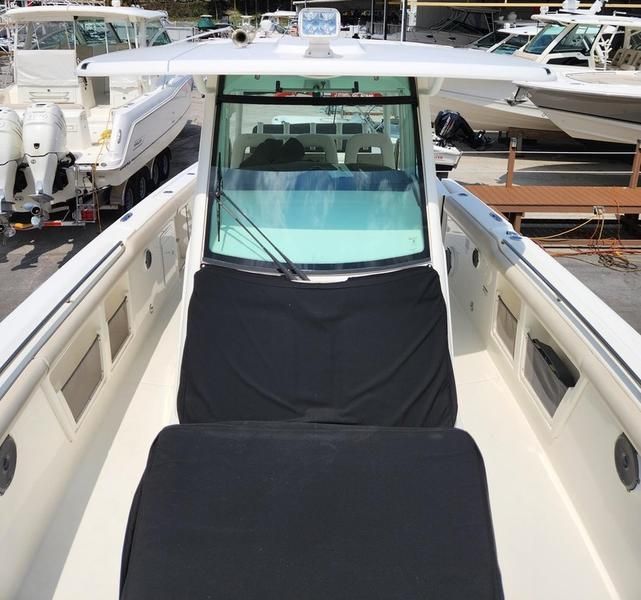 2017 Boston Whaler 350 Outrage