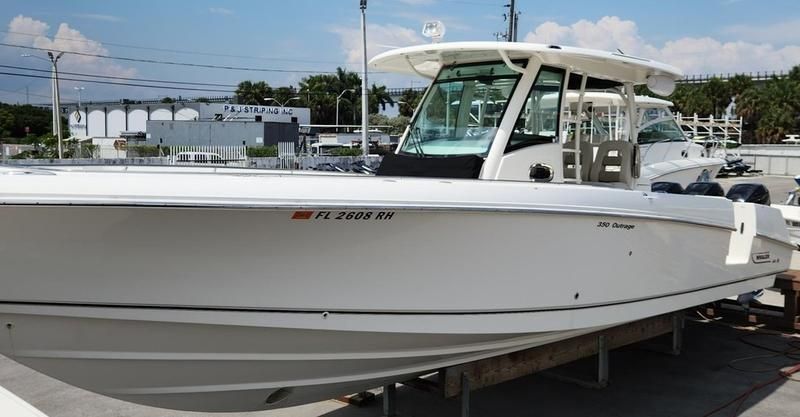 2017 Boston Whaler 350 Outrage