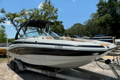 Crownline E275 XS