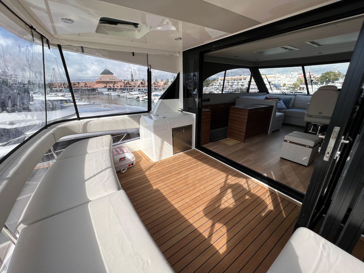 2023 Maritimo 60 