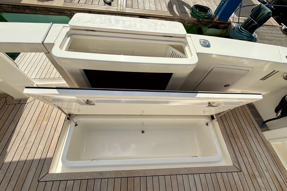 2023 Maritimo 60 