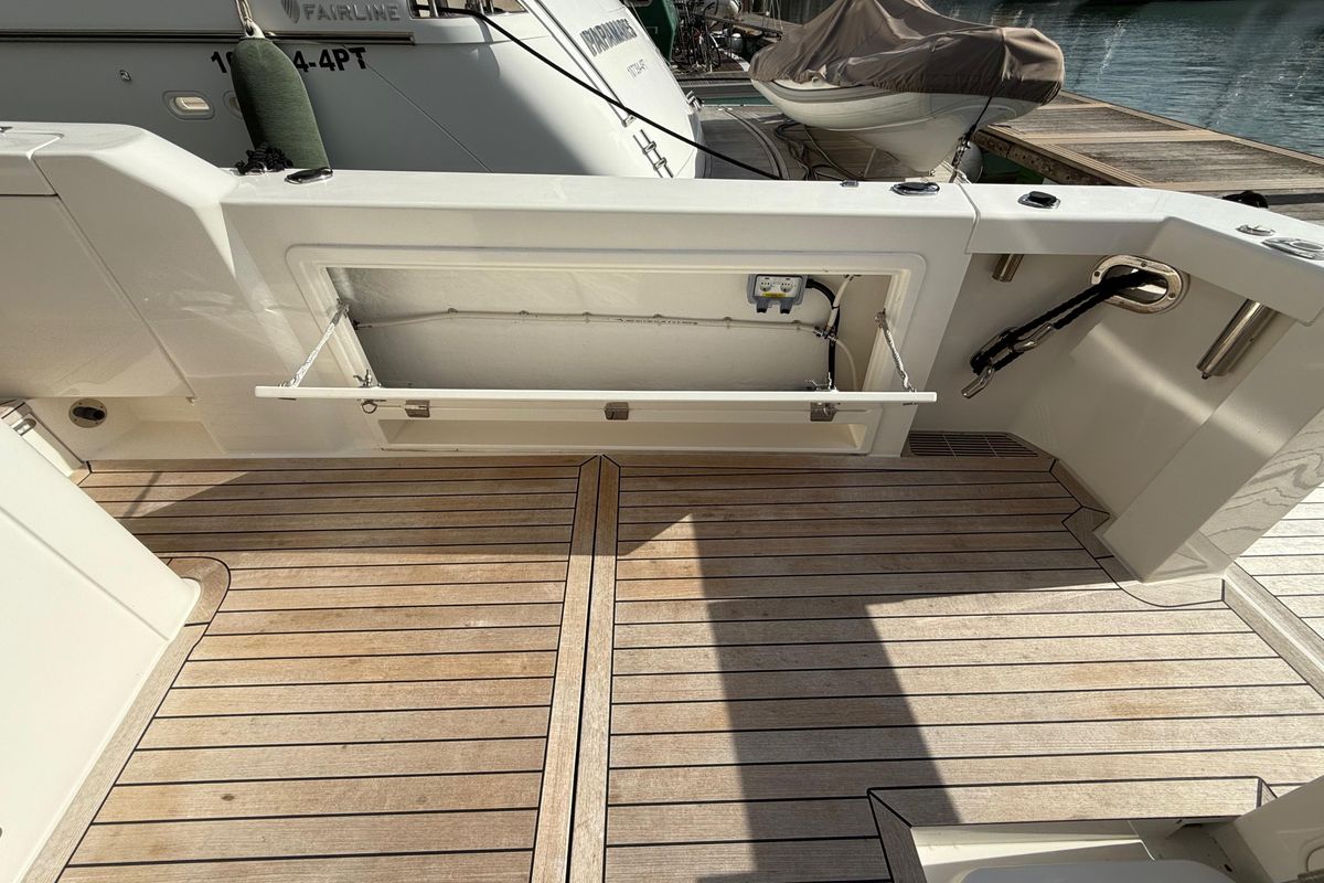 2023 Maritimo 60 