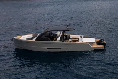Maxim Yachts 43 Race