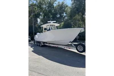 Sportsman Open 322 Center Console