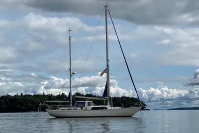 Camper & Nicholsons Center Cockpit