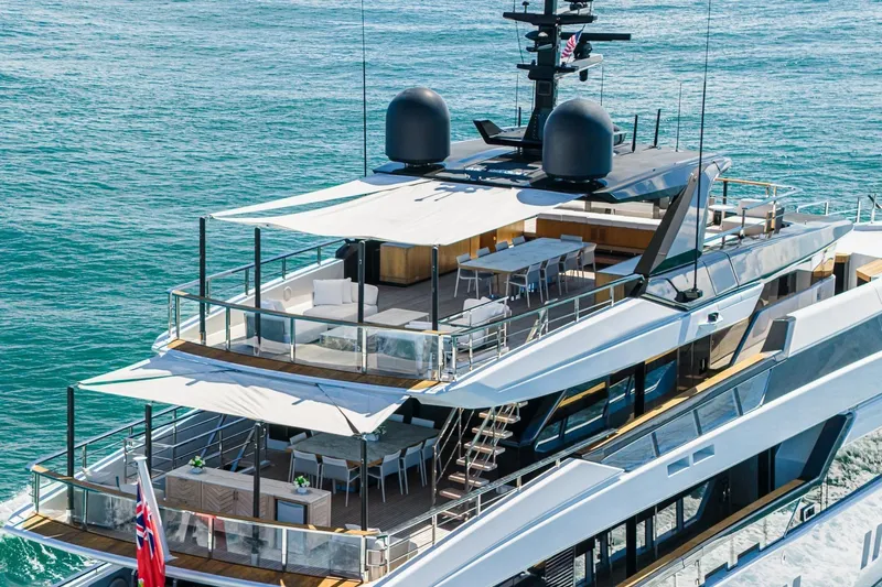 Neverland II Yacht Photos Pics Luxurious 2020 Sanlorenzo 44 Alloy yacht cruising on the ocean.