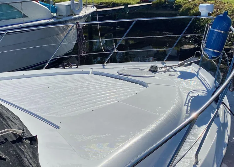  Yacht Photos Pics Foredeck lounge