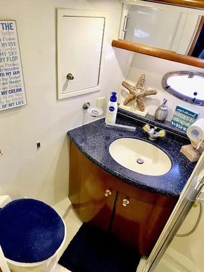  Yacht Photos Pics Head