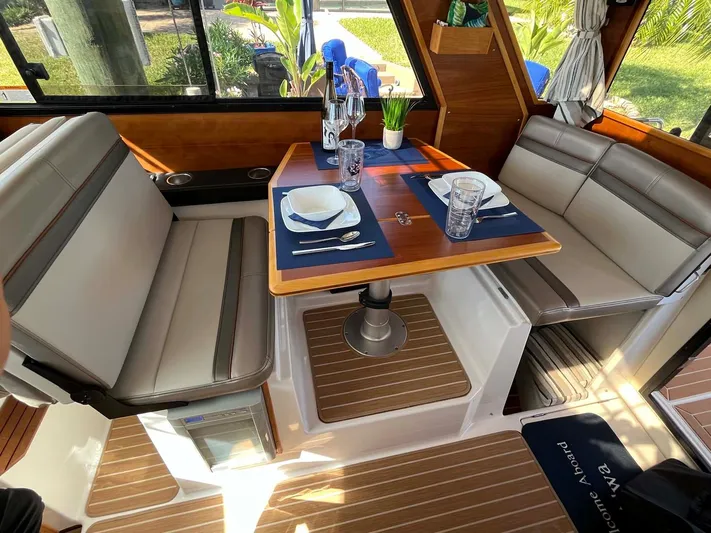 A'wa Yacht Photos Pics Dinette
