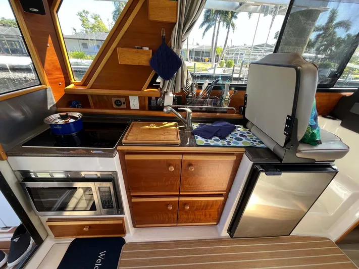 A'wa Yacht Photos Pics Galley