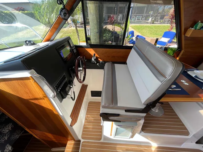 A'wa Yacht Photos Pics Helm Seat