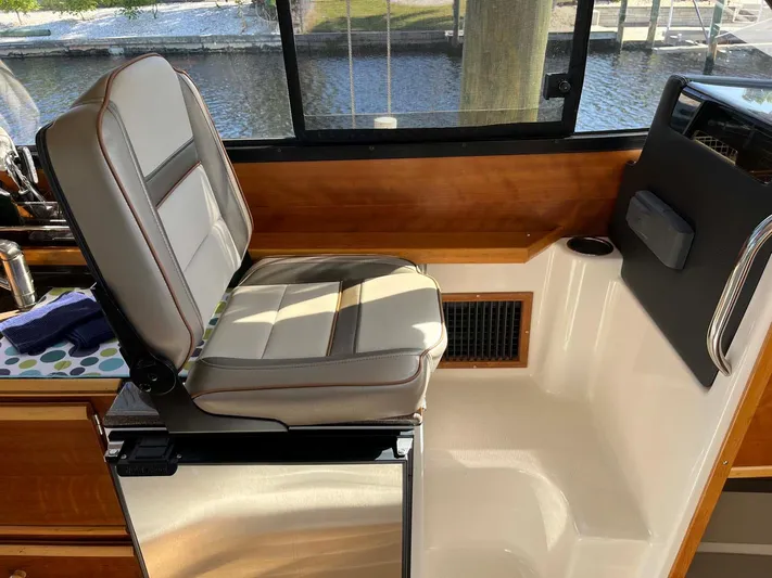 A'wa Yacht Photos Pics Companion Seat