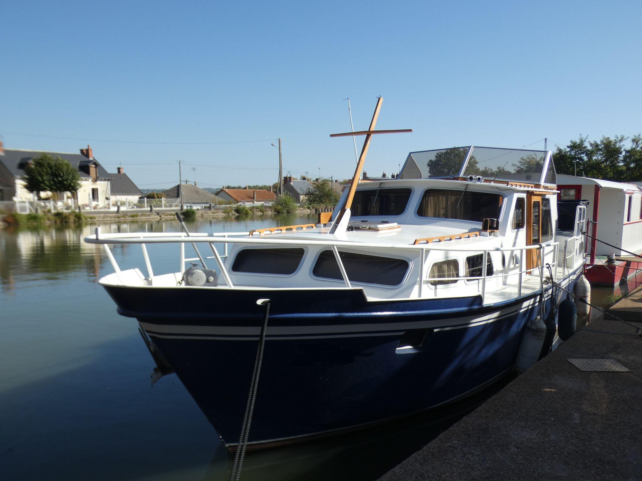 1976 Motor Cruiser 32ft Canal And River Cruiser For Sale - Yachtworld