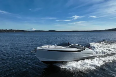 Fairline F//Line 33