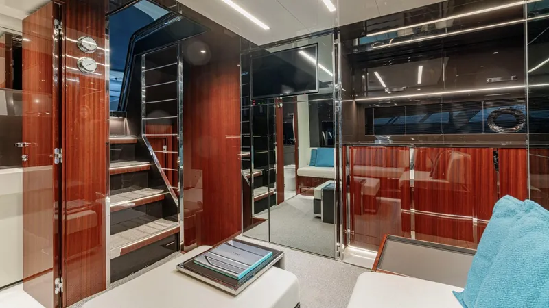  Yacht Photos Pics GS309526.jpg