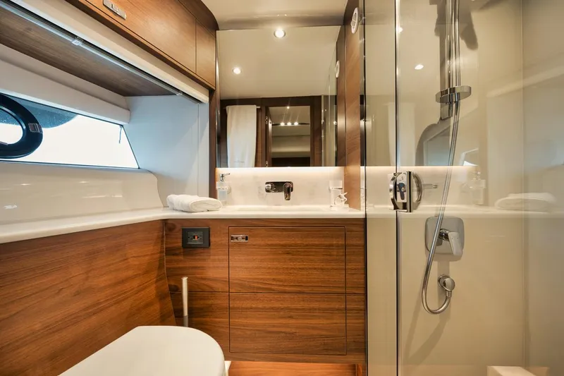 Hooked Her Yacht Photos Pics Princess V78 Hooked Her - Port Guest En-Suite Head