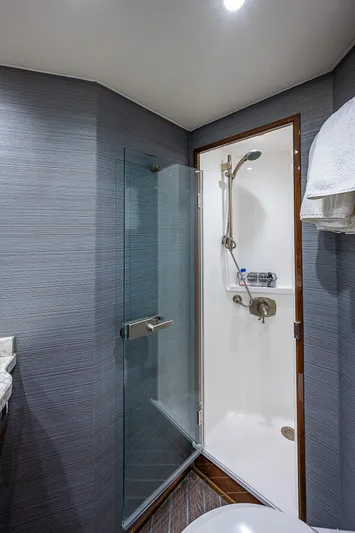 City Hands Yacht Photos Pics 