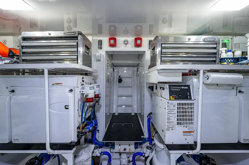 City Hands Yacht Photos Pics 