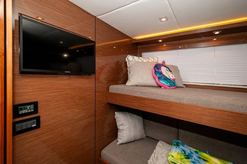 Harper Bell Yacht Photos Pics 2020 Cruisers Yachts- HARPER BELL- Bunk Room 2