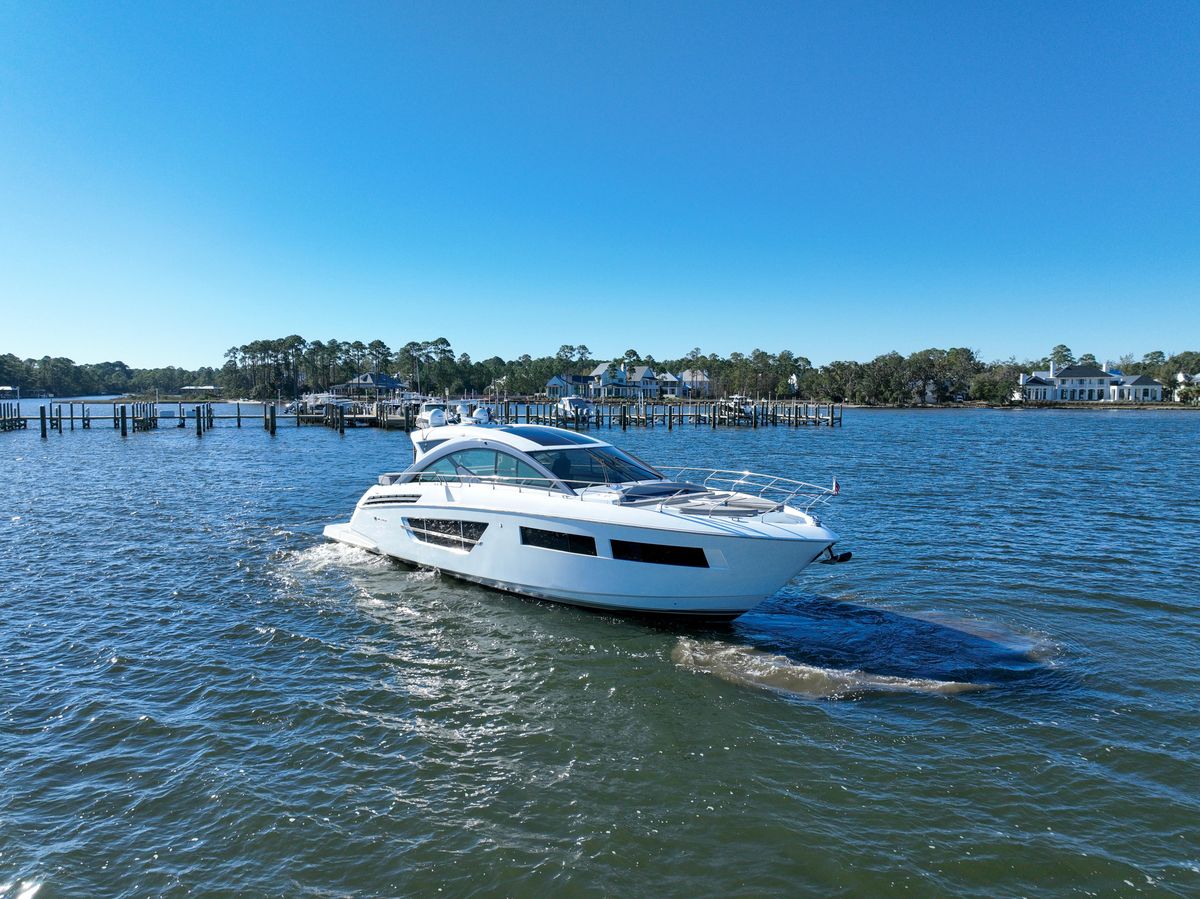 2020 Cruisers Yachts 59 
