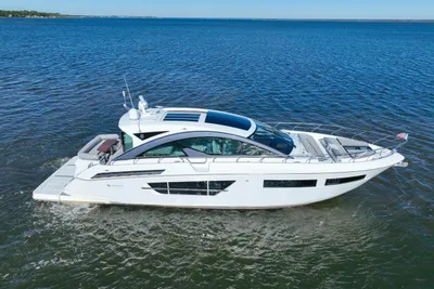 Cruisers Yachts 60 Cantius