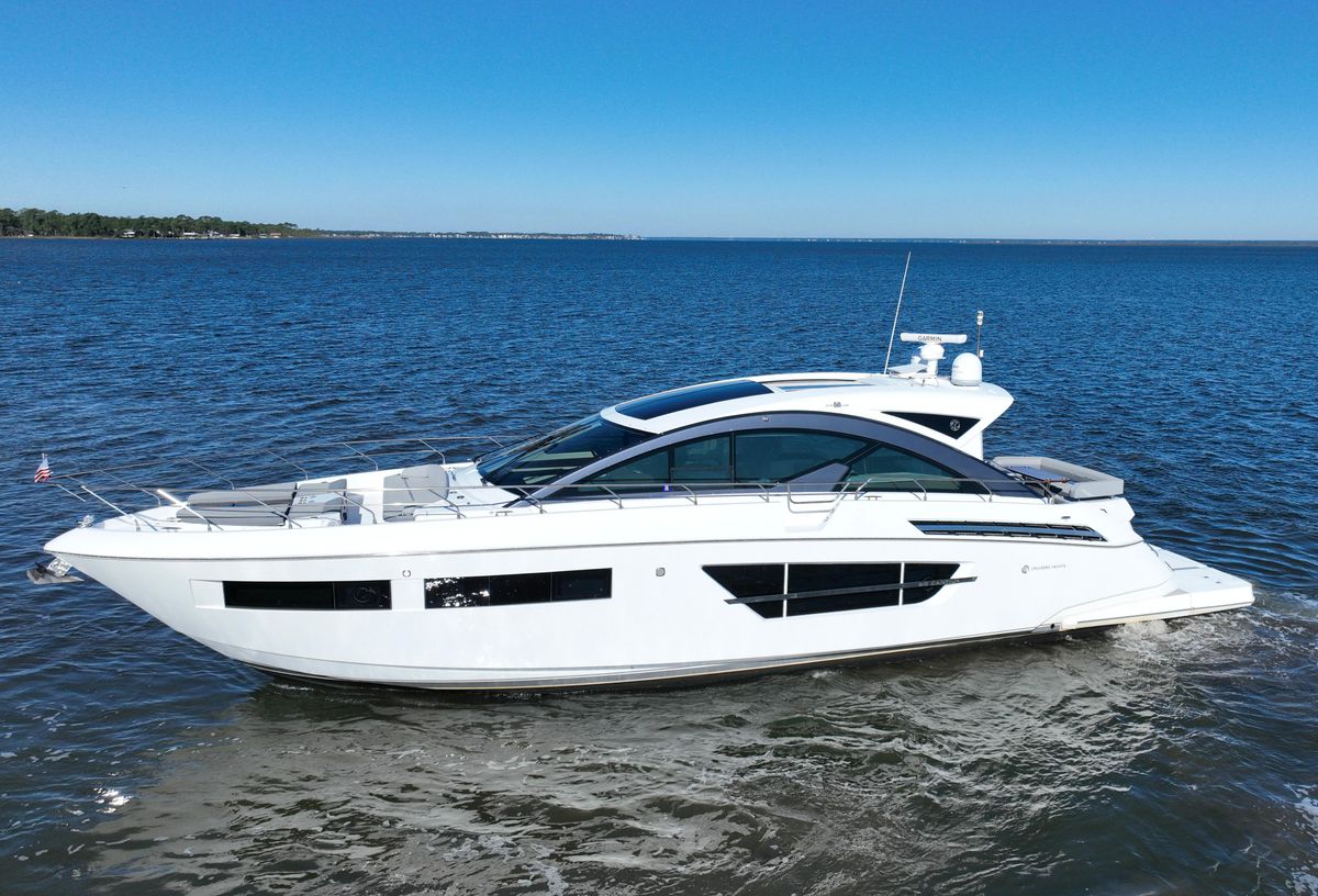 2020 Cruisers Yachts 59 
