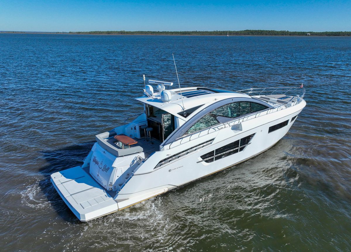 2020 Cruisers Yachts 59 