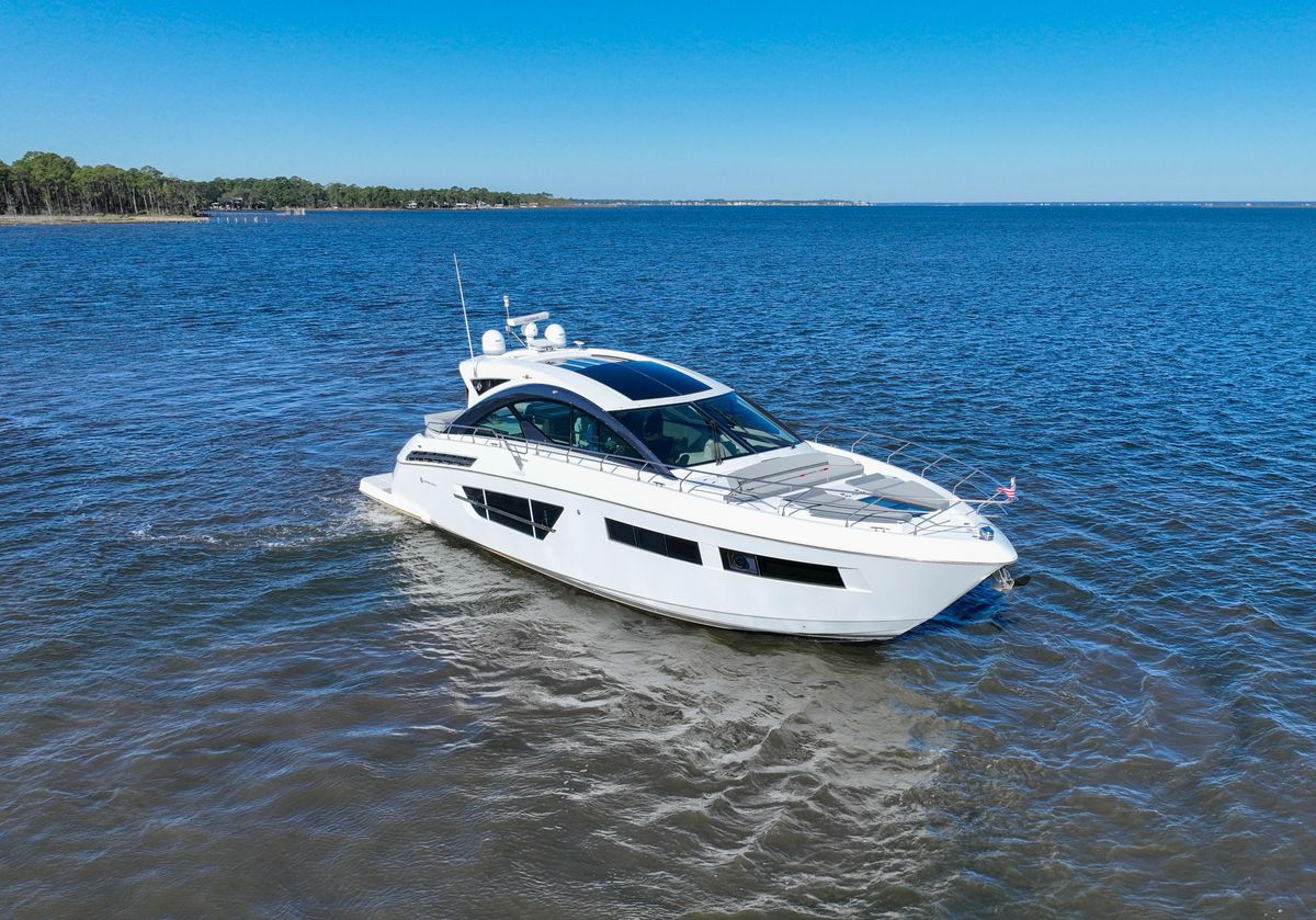 2020 Cruisers Yachts 59 
