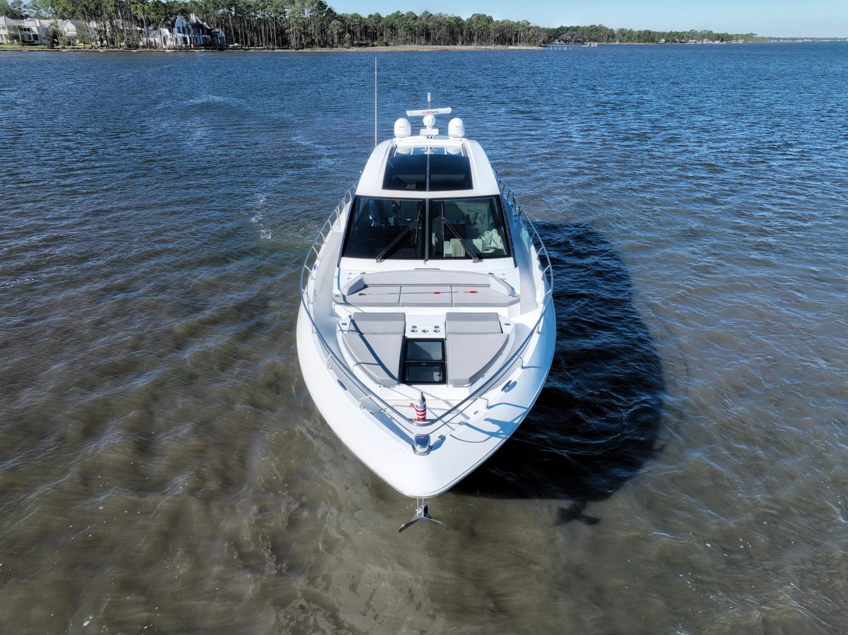 2020 Cruisers Yachts 59 