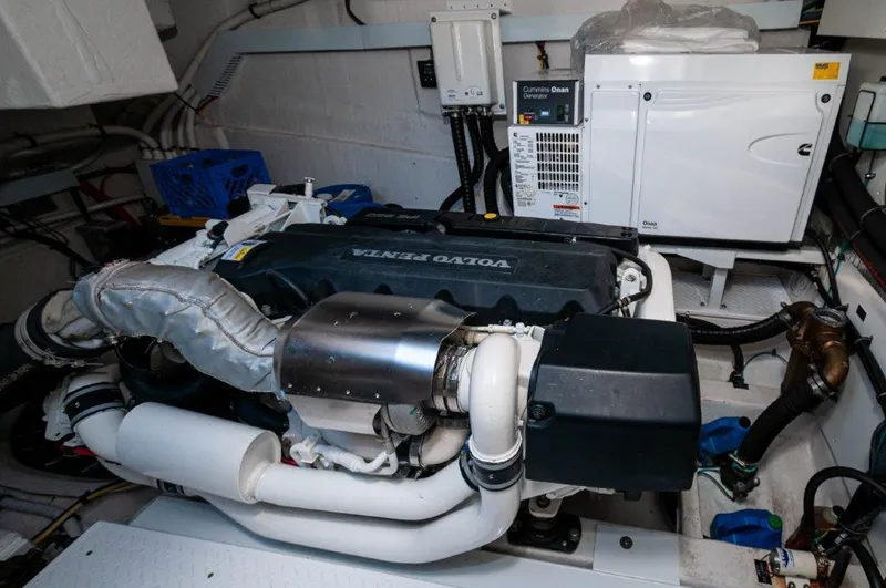 Harper Bell Yacht Photos Pics 2020 Cruisers Yachts- HARPER BELL- Generator