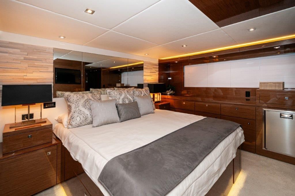 2020 Cruisers Yachts 59 
