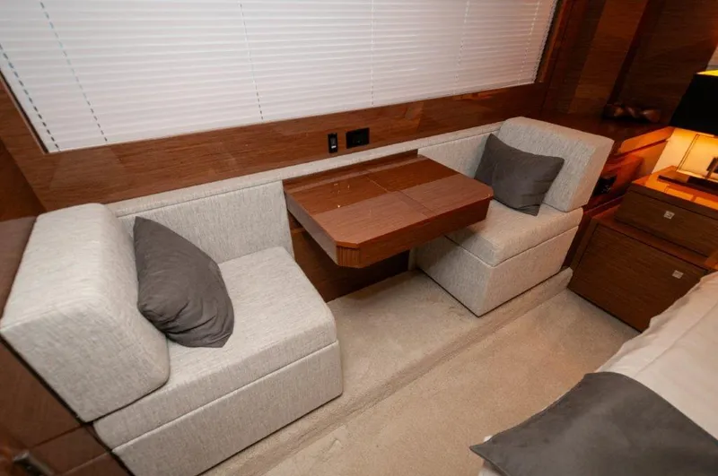 Harper Bell Yacht Photos Pics 2020 Cruisers Yachts- HARPER BELL- Master SR 3