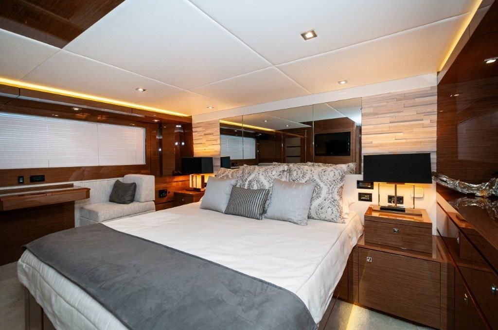 2020 Cruisers Yachts 59 