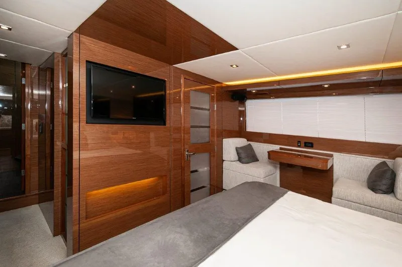 Harper Bell Yacht Photos Pics 2020 Cruisers Yachts- HARPER BELL- Master SR