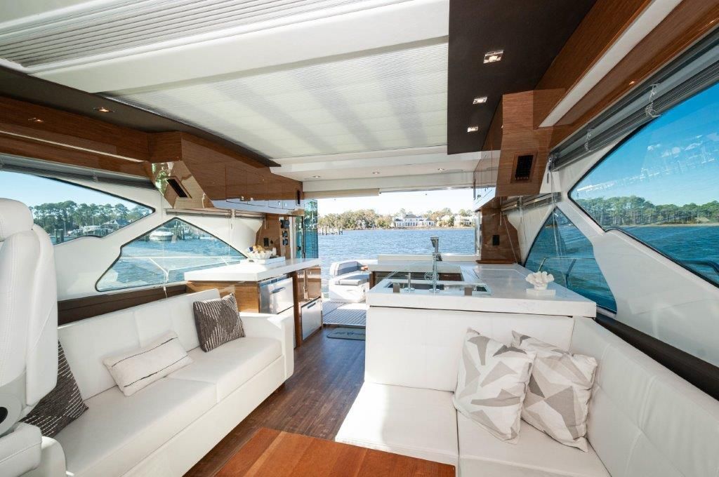 2020 Cruisers Yachts 59 