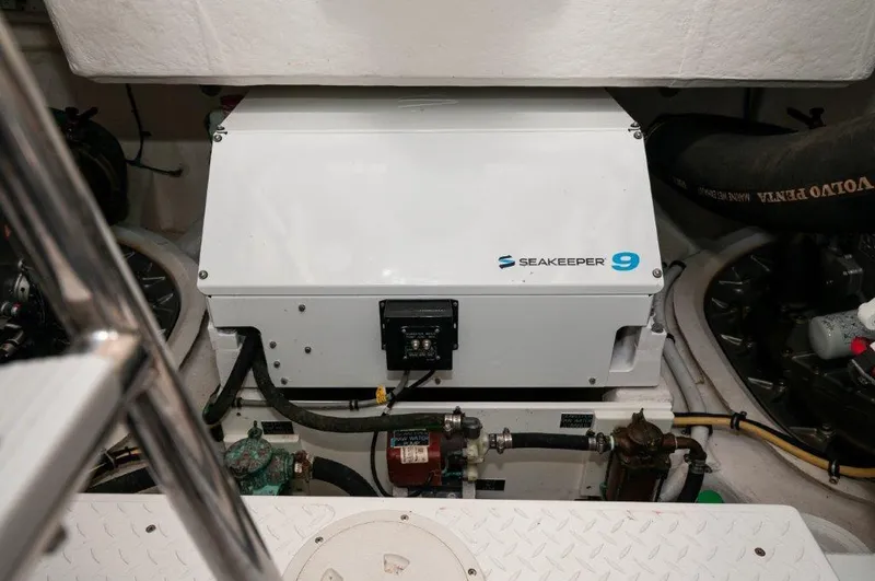 Harper Bell Yacht Photos Pics 2020 Cruisers Yachts- HARPER BELL- Seakeeper