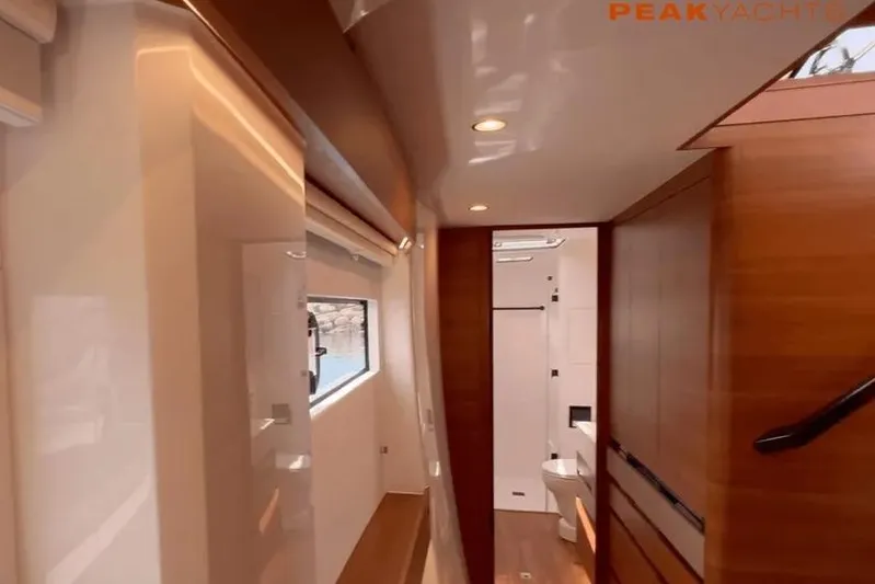 Hoku'au Yacht Photos Pics HH44-06