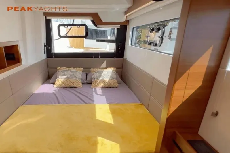 Hoku'au Yacht Photos Pics HH44-06