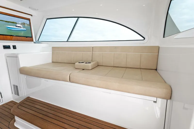 Quality Time Yacht Photos Pics 