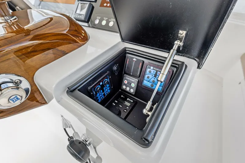 Quality Time Yacht Photos Pics 