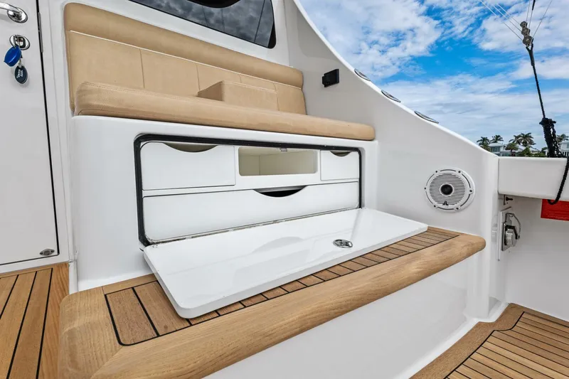 Quality Time Yacht Photos Pics 