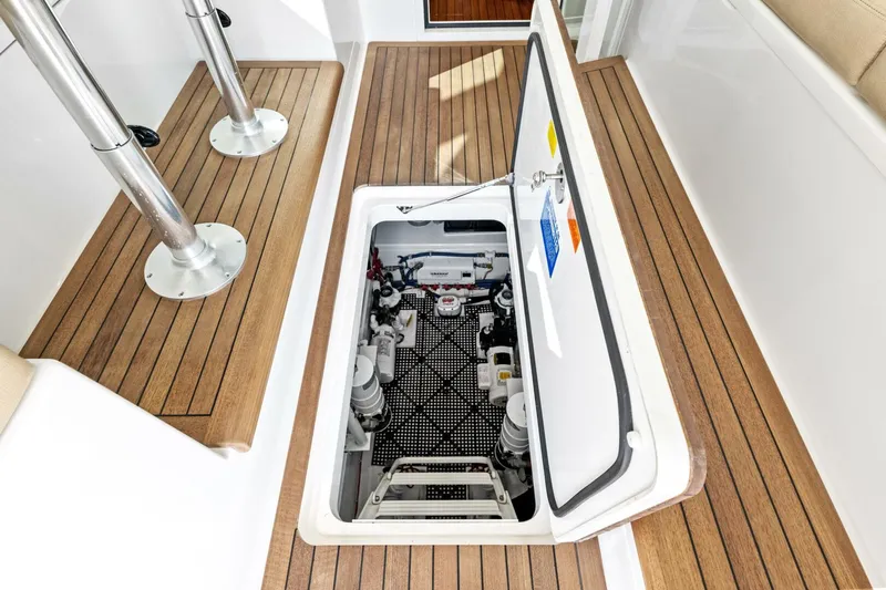 Quality Time Yacht Photos Pics 