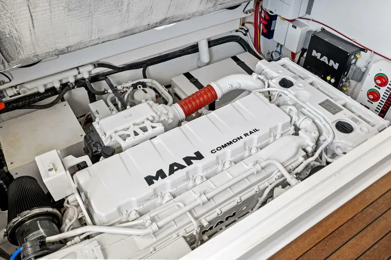 Quality Time Yacht Photos Pics 