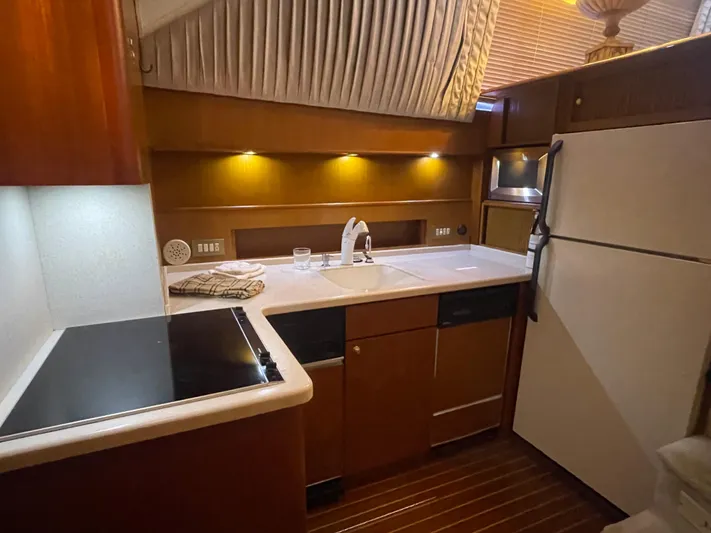 Escape Yacht Photos Pics 