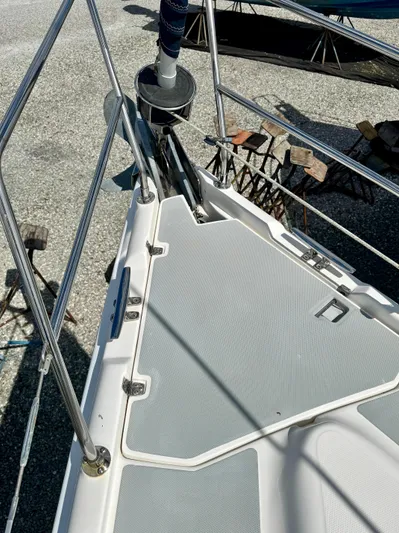 Gypsy Palace Yacht Photos Pics Deck of 2003 Hunter Passage 420 sailboat with stainless steel railings.